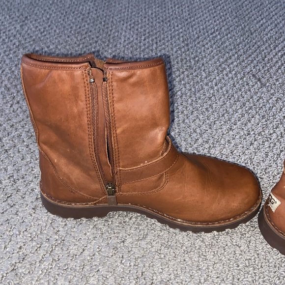 Ugg Pure leather ankle boot size 6 - Picture 9 of 10